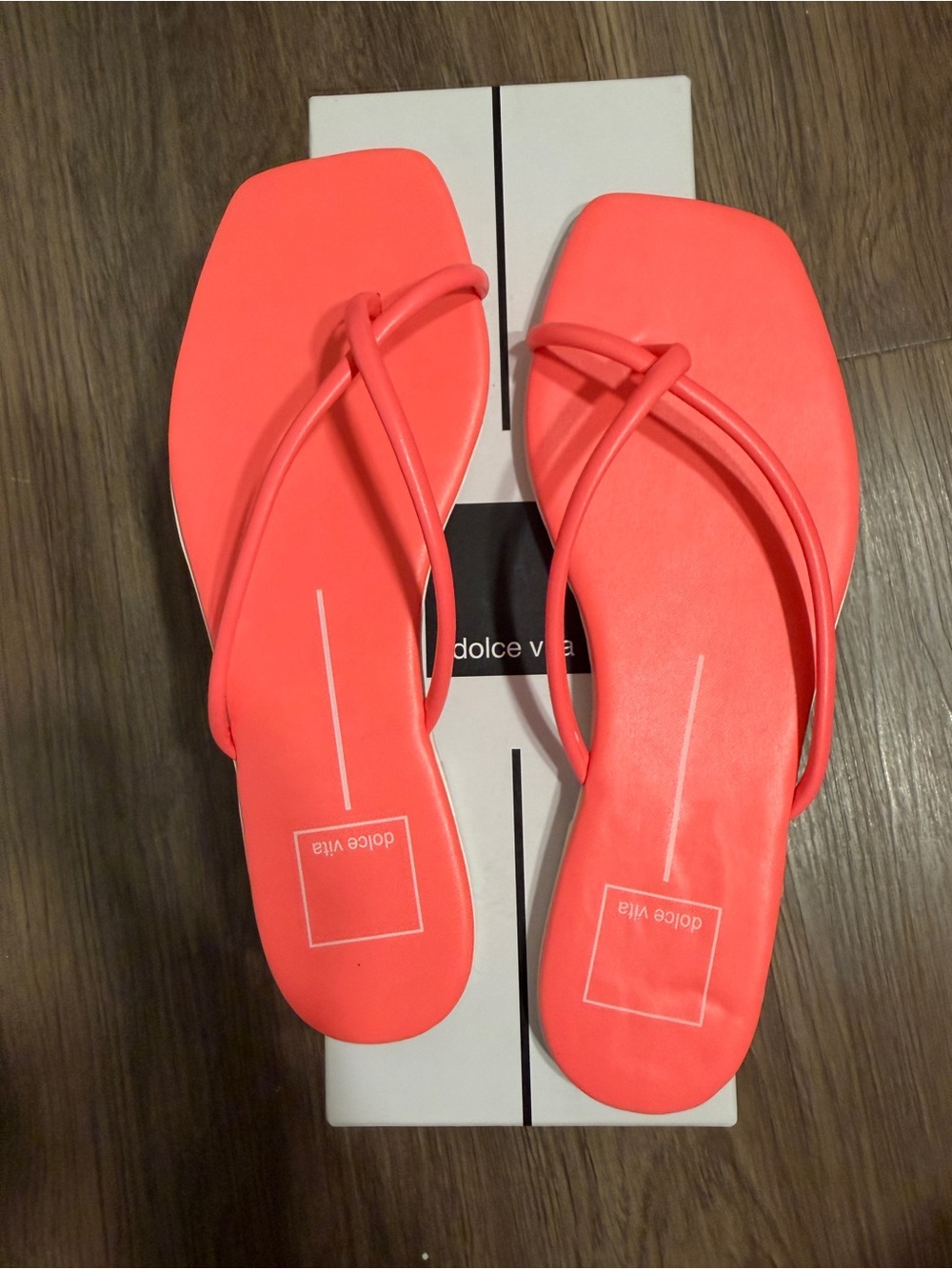 Dolce Vita Lyza flip flop